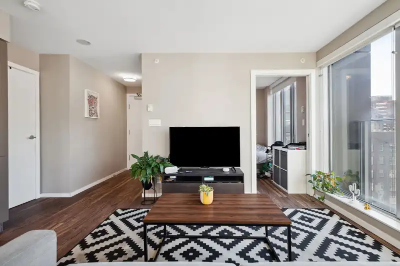 1008 999 SEYMOUR STREET - photo 4 of 37