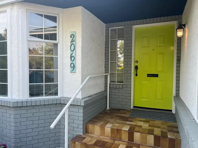 2069 153 STREET - photo 2 of 20