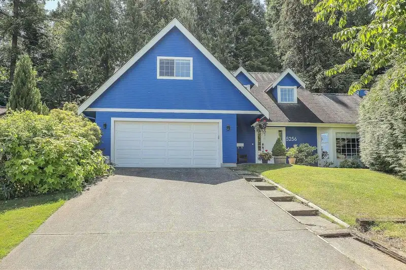 5256 CAMBRIDGE COURT - photo 1 of 38