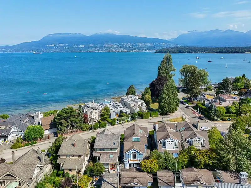 2618 POINT GREY ROAD - photo 1 of 35