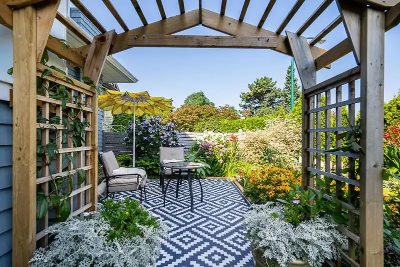 2618 POINT GREY ROAD - photo 3 of 35