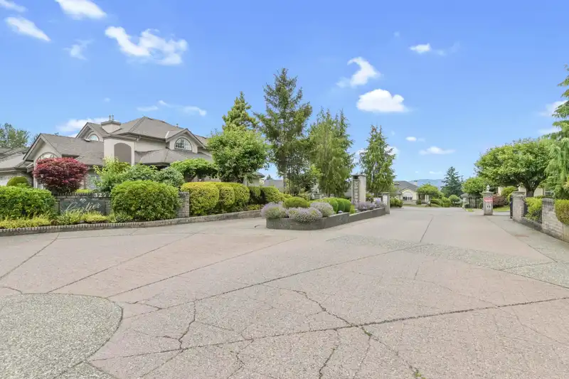 1 32777 CHILCOTIN DRIVE - photo 3 of 31