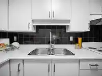313 975 E BROADWAY - thumbnail 11