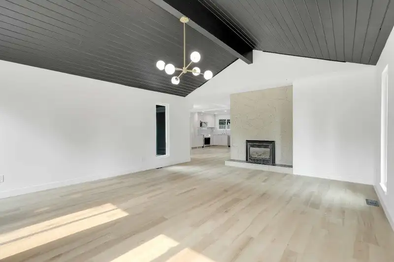 869 GALE DRIVE - photo 3 of 40
