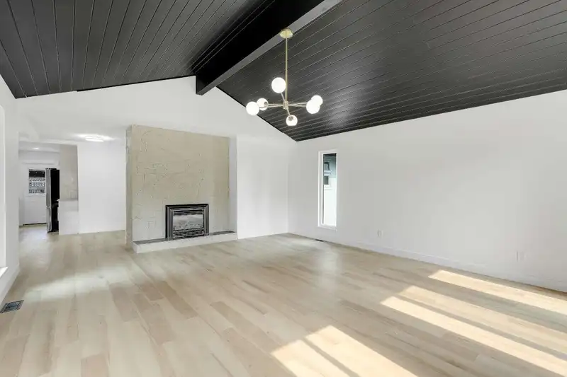 869 GALE DRIVE - photo 4 of 40