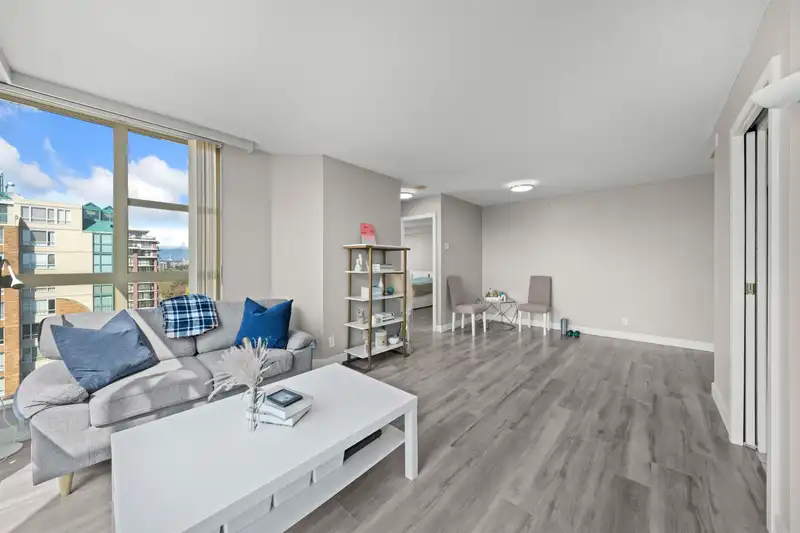 1307 6119 COONEY ROAD - photo 4 of 30