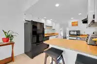 108 216 E 6TH STREET - thumbnail 12