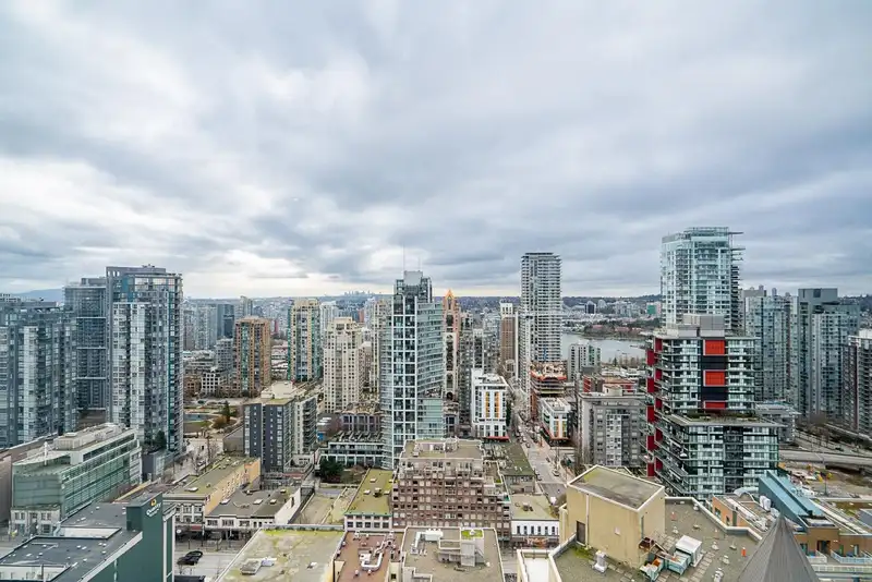 2905 1283 HOWE STREET - photo 1 of 10