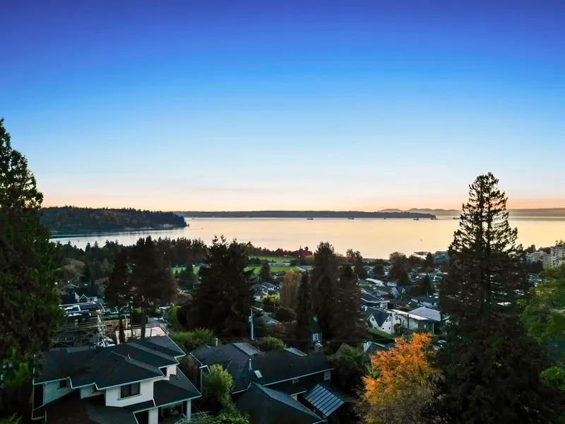 1066 FULTON AVENUE - photo 3 of 25