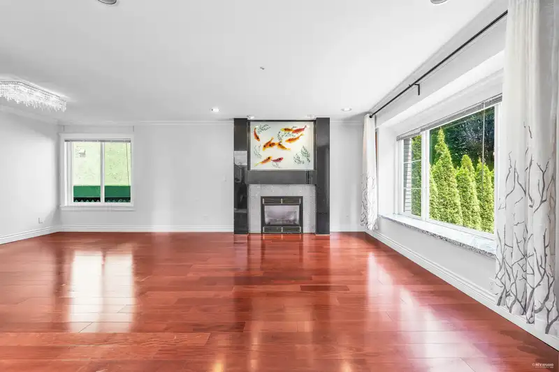 8483 CORNISH STREET - photo 4 of 36