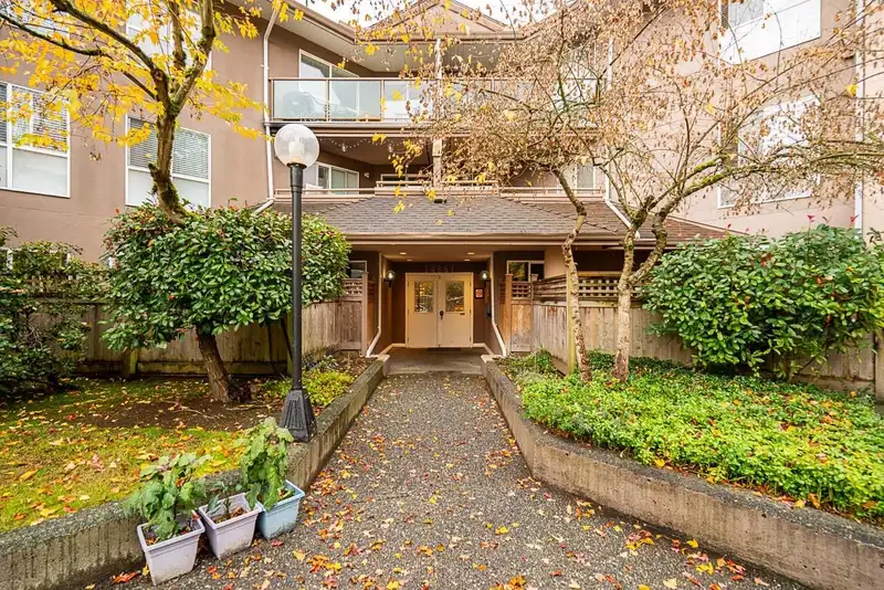 111 14981 101A AVENUE - photo 1 of 27