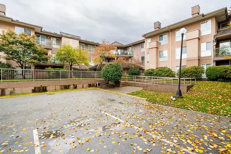 111 14981 101A AVENUE - photo 2 of 27