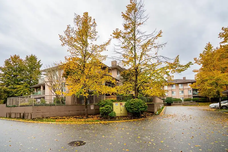 111 14981 101A AVENUE - photo 3 of 27