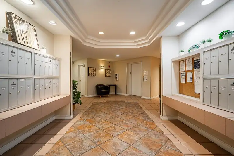 111 14981 101A AVENUE - photo 4 of 27