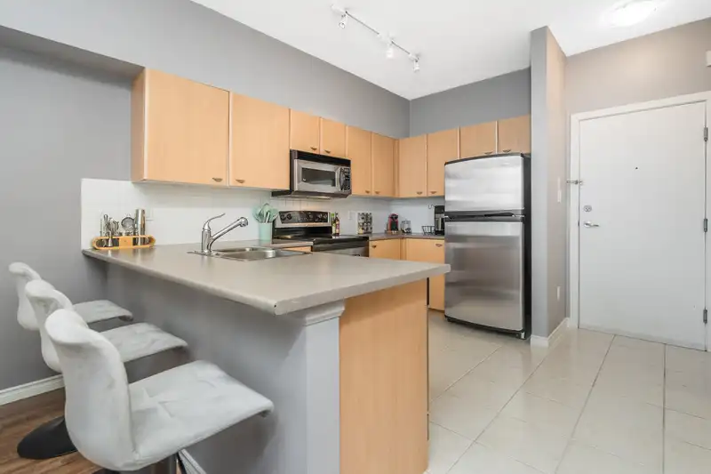 403 14877 100 AVENUE - photo 3 of 36