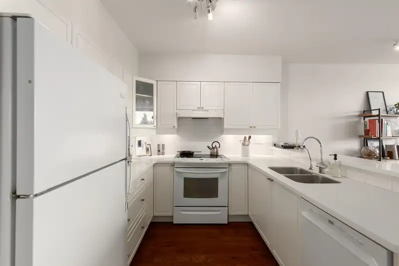 507 1888 YORK AVENUE - photo 3 of 38