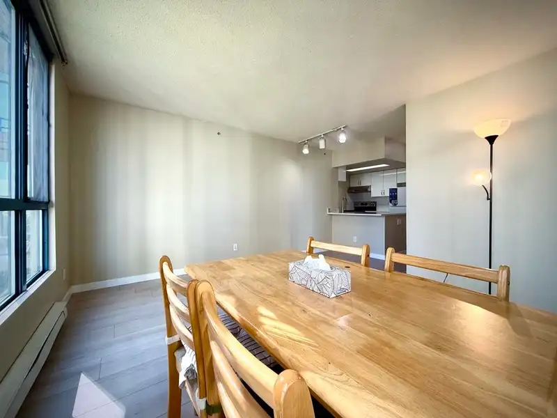 401 828 AGNES STREET - photo 3 of 20