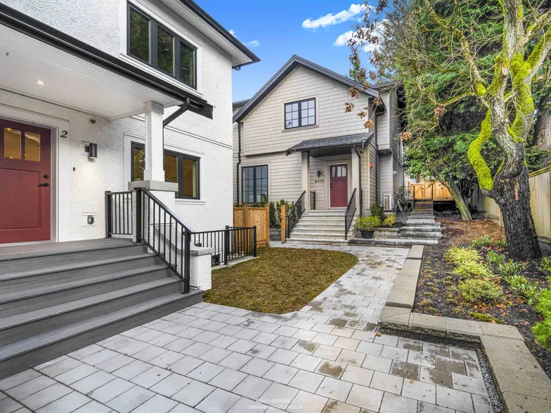 4090 MAPLE CRESCENT - photo 2 of 25