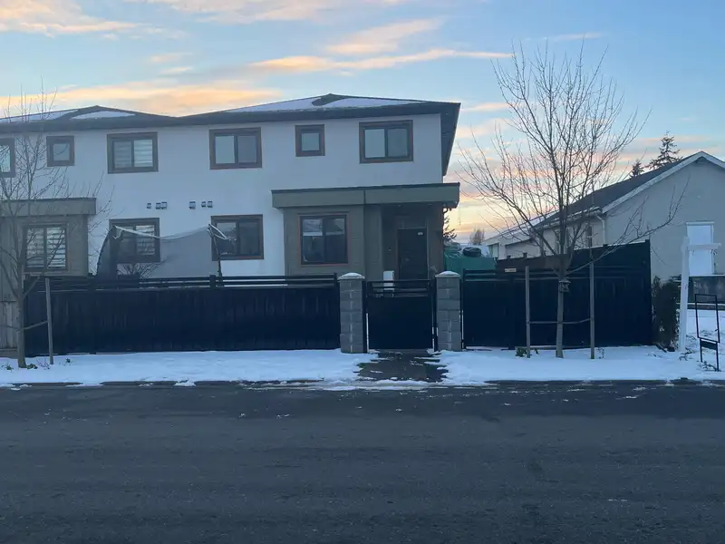 7 7927 118A STREET - photo 2 of 31