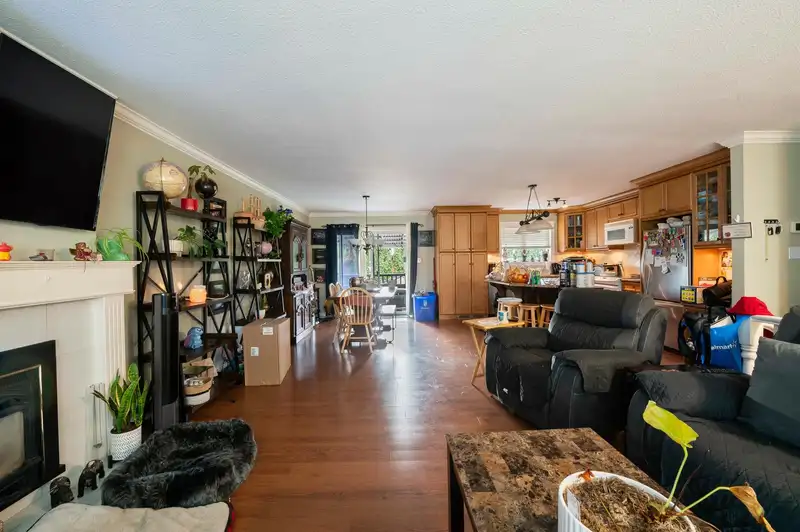 21260 95 AVENUE - photo 4 of 38