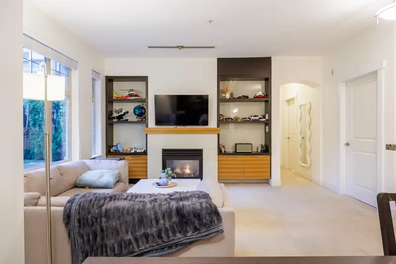 116 4885 VALLEY DRIVE - photo 4 of 28