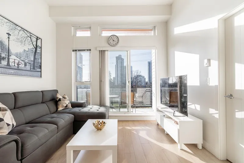 401 13919 FRASER HIGHWAY - photo 2 of 25