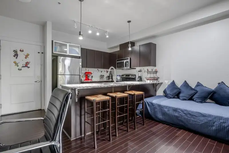 309 9655 KING GEORGE BOULEVARD - photo 3 of 32