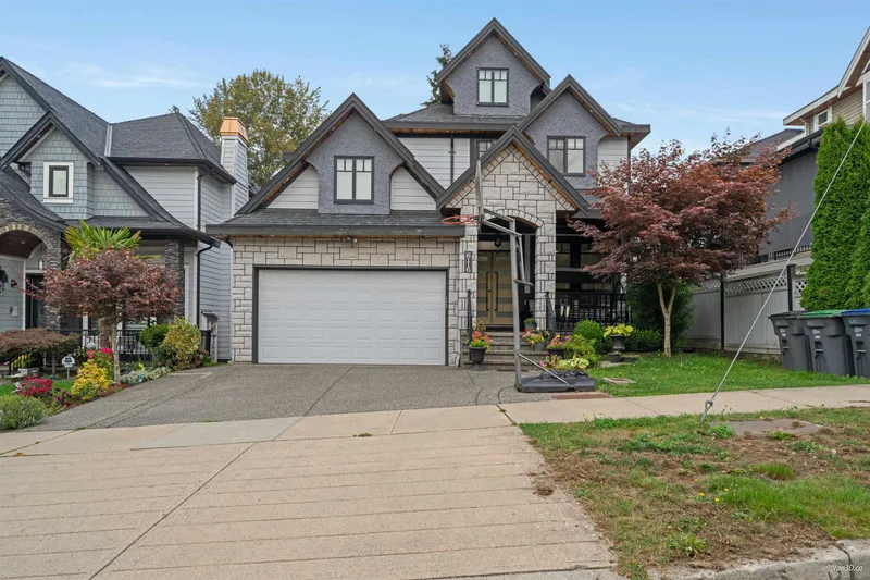 6116 140 STREET - photo 1 of 25