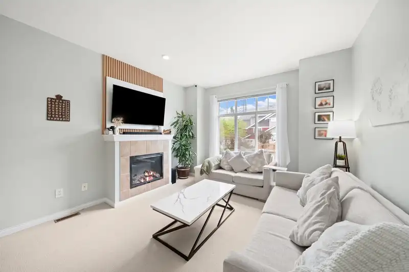 5 19455 65 AVENUE - photo 4 of 36