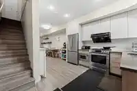 7 5132 CANADA WAY - thumbnail 6