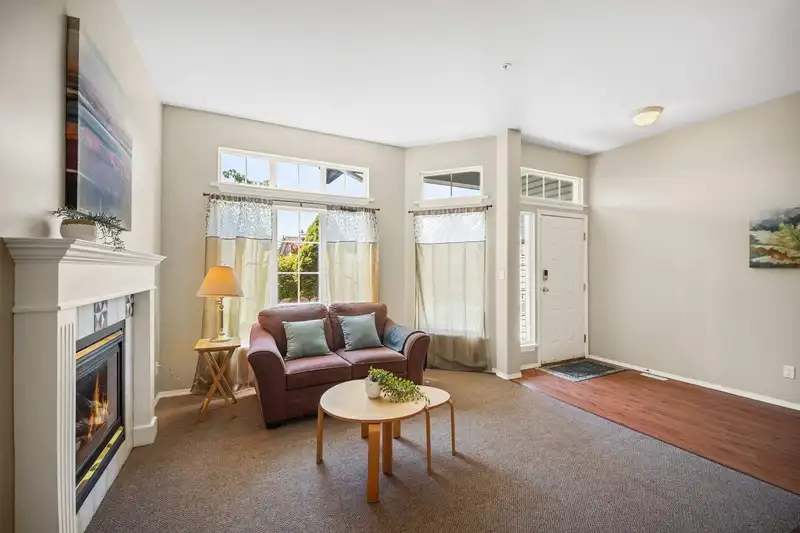 18361 66 AVENUE - photo 4 of 36