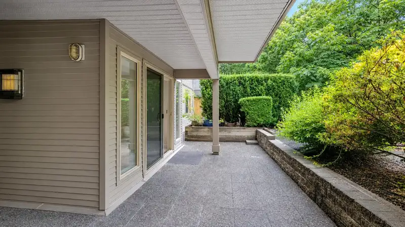 105 33478 ROBERTS AVENUE - photo 1 of 30