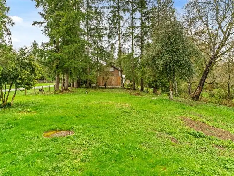 27601 104 AVENUE - photo 4 of 40