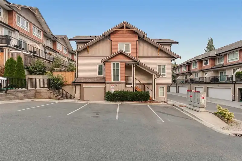 13 20187 68TH AVENUE - photo 3 of 6
