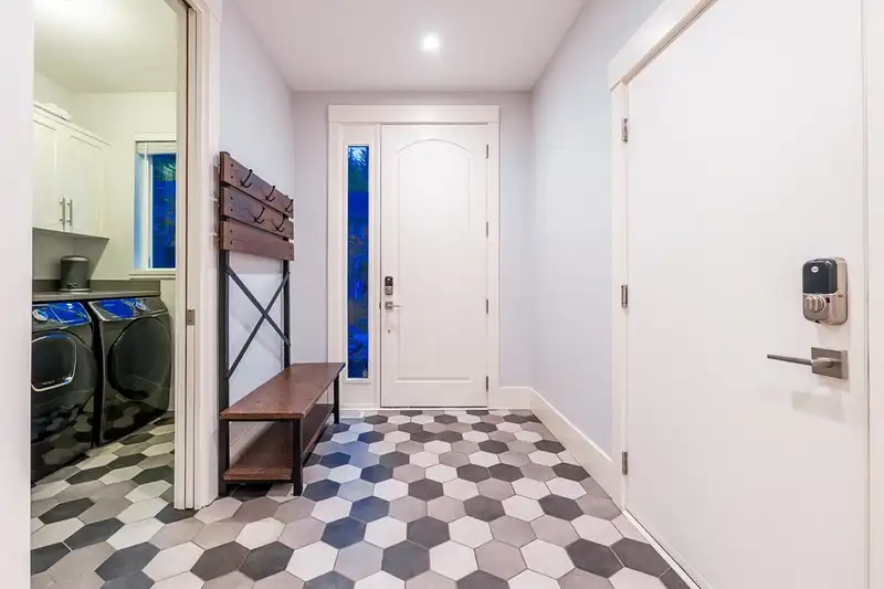 30 3295 SUNNYSIDE ROAD - photo 4 of 40