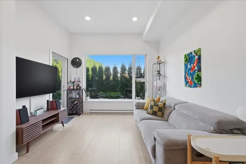 104 2345 RINDALL AVENUE - photo 1 of 31