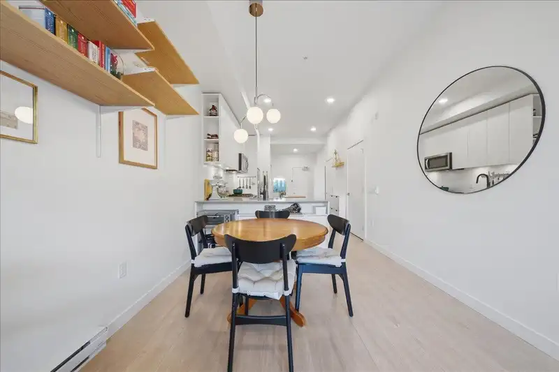 104 2345 RINDALL AVENUE - photo 2 of 31