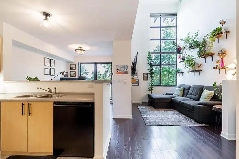 418 10866 CITY PARKWAY - photo 4 of 35