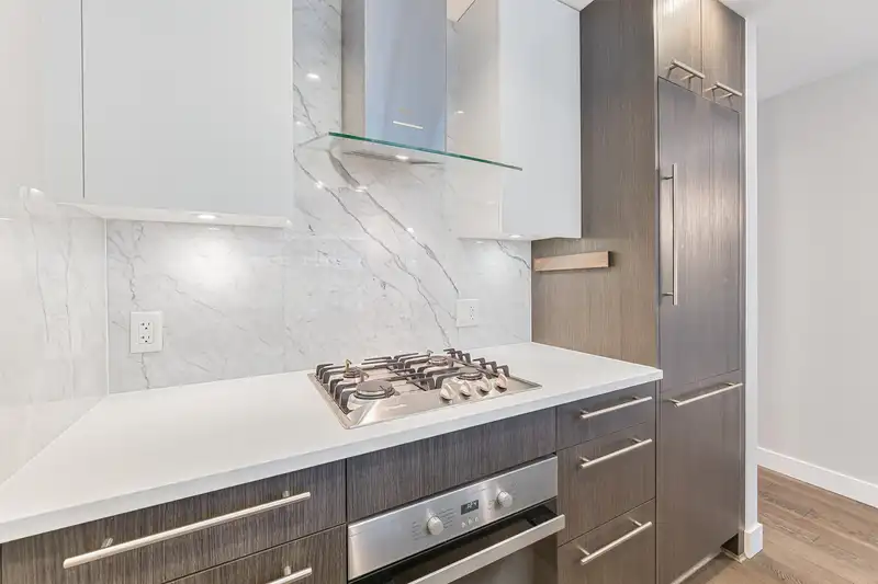 202 655 W 41ST AVENUE - photo 4 of 19