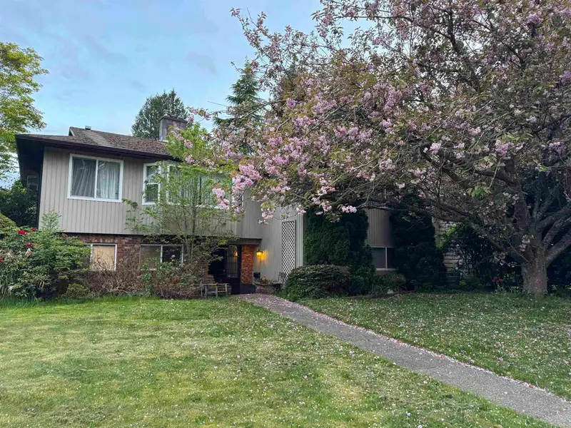 12690 26 AVENUE - photo 2 of 31