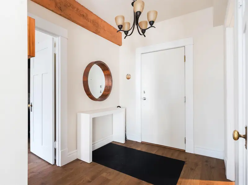 54 777 BURRARD STREET - photo 2 of 16