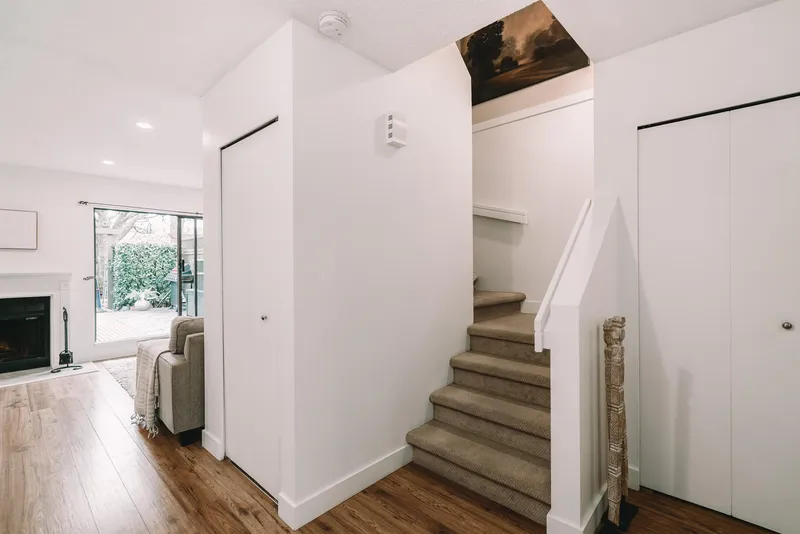 19 230 W 14TH STREET - photo 3 of 25