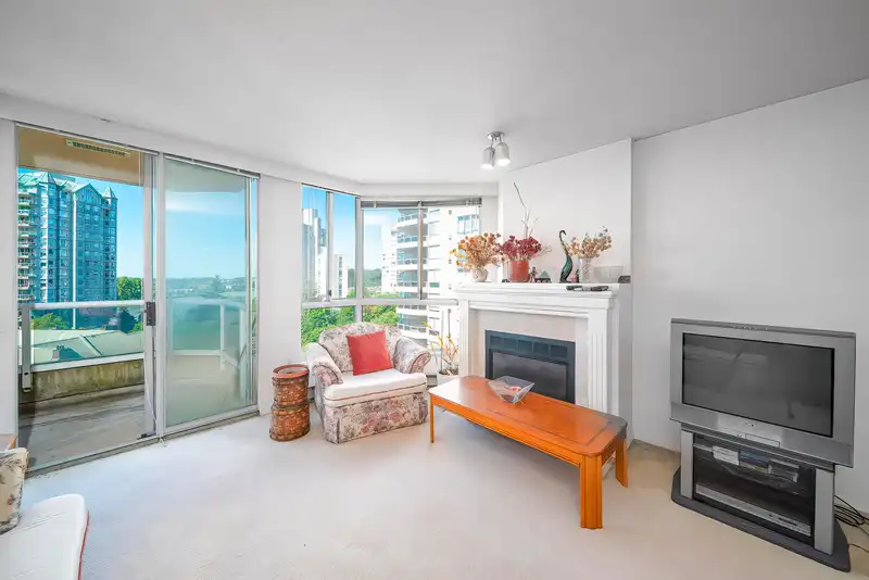 1002 1235 QUAYSIDE DRIVE - photo 4 of 24