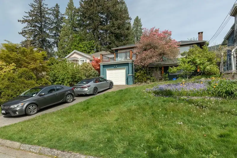 164 E CARISBROOKE ROAD - photo 2 of 25