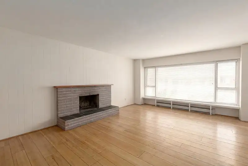 164 E CARISBROOKE ROAD - photo 4 of 25