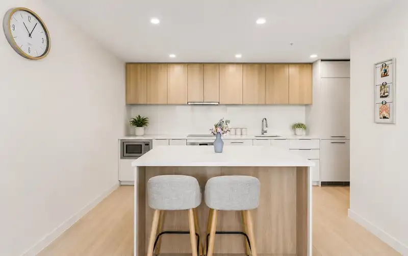 509 13318 104 AVENUE - photo 3 of 37