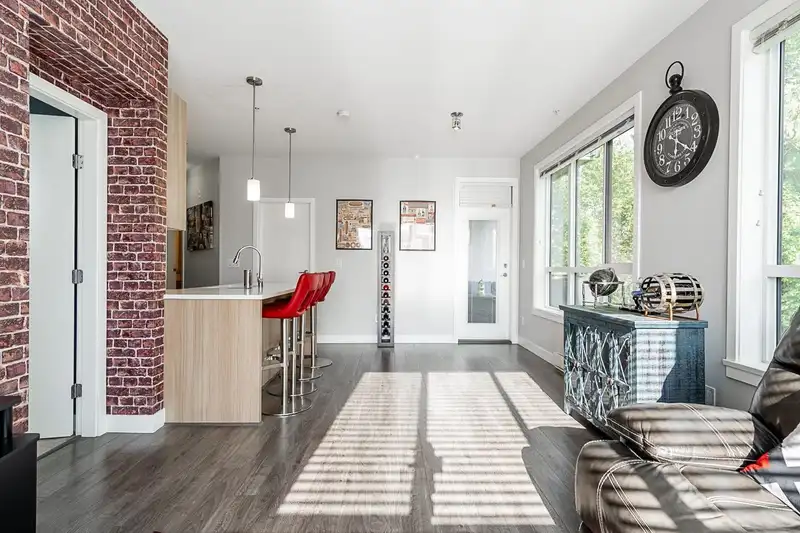 305 10455 154 STREET - photo 4 of 30
