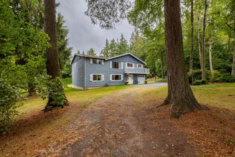 20739 0 AVENUE - photo 3 of 40