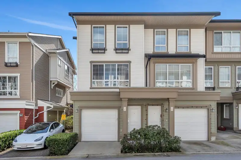 38 19505 68A AVENUE - photo 1 of 40