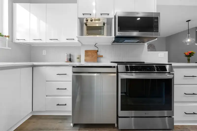 10 1700 MAMQUAM ROAD - photo 4 of 40